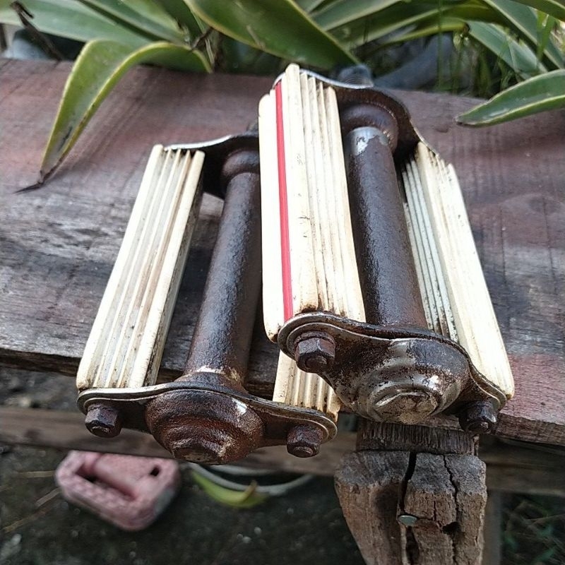 pedal putih lawasan sepeda onthel basikal tua