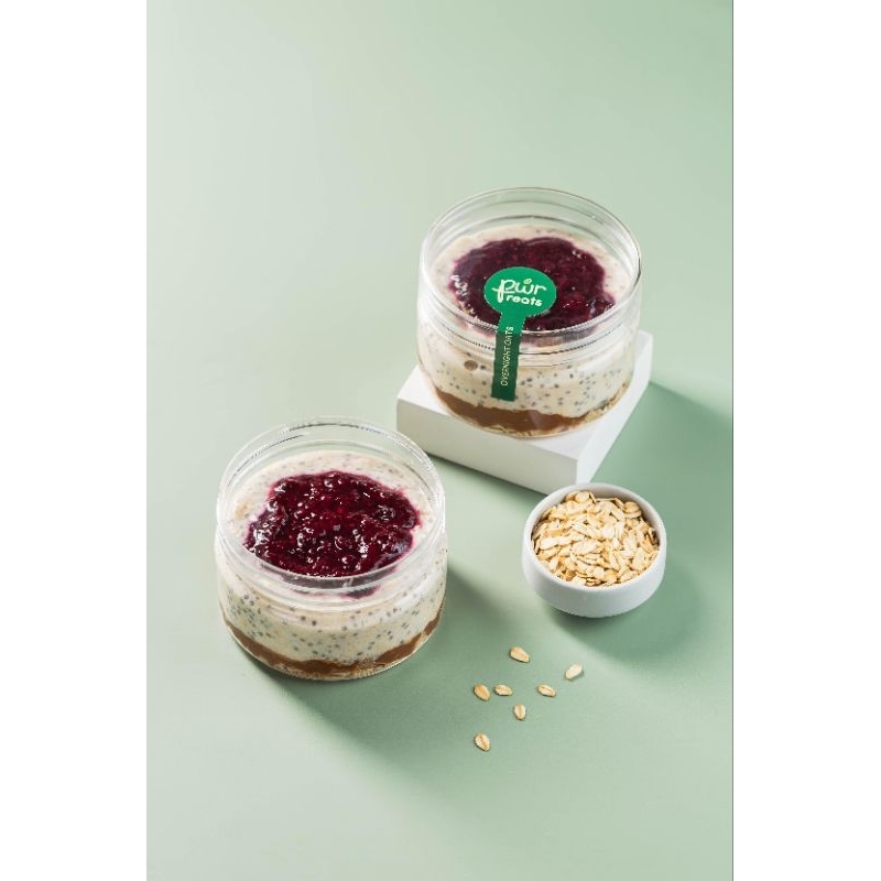 

Overnight Oats Berry Cheesecake