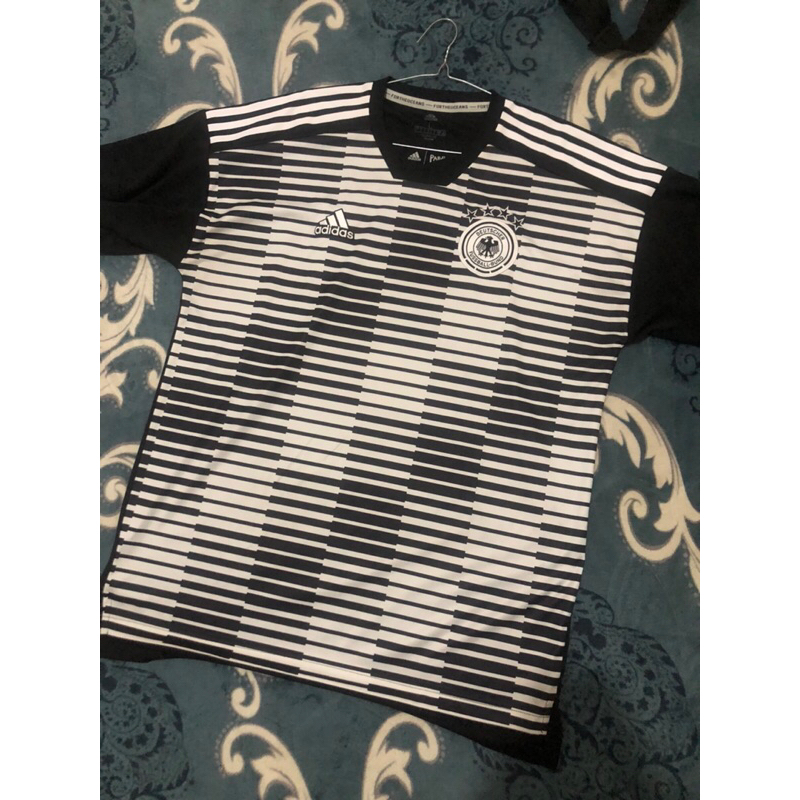 Jersey prematch Timnas Jerman