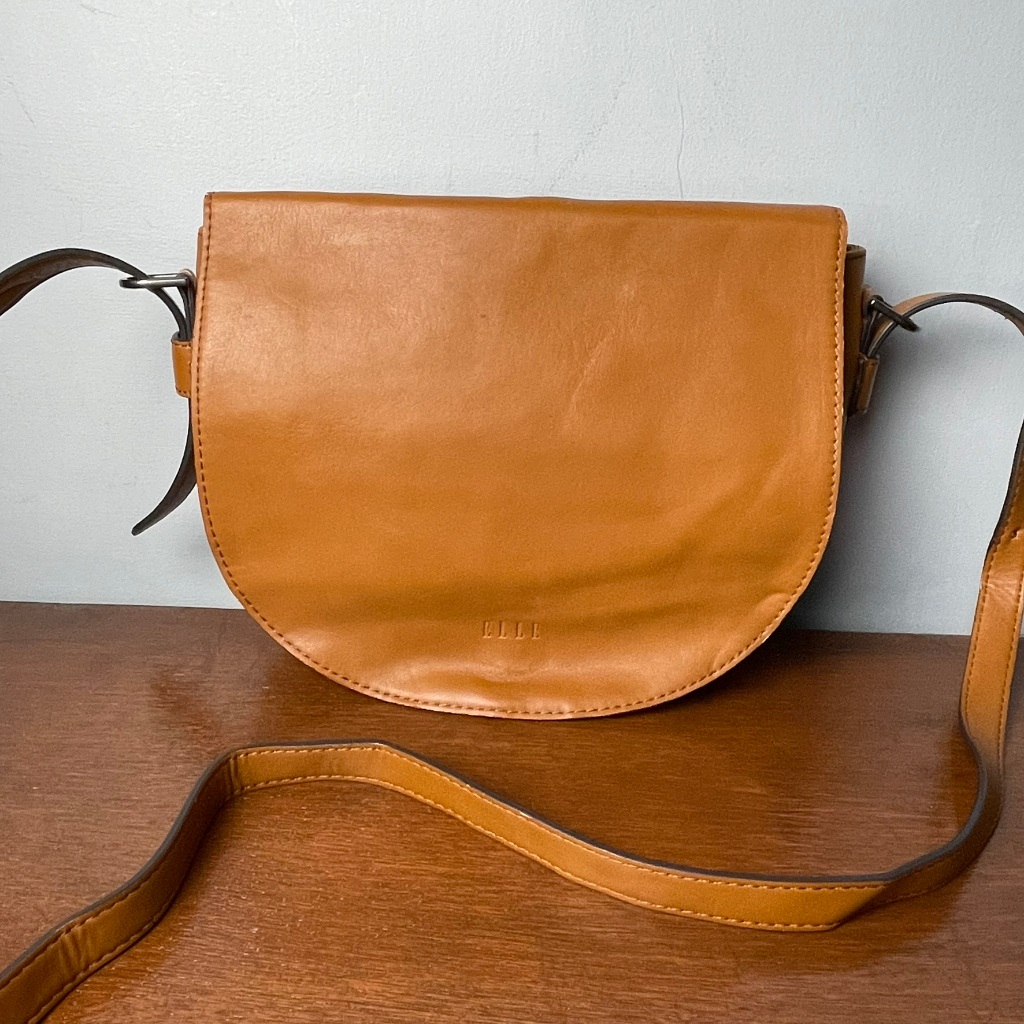Heilla Sling dan Crossbody Bag Elle Coklat Wanita