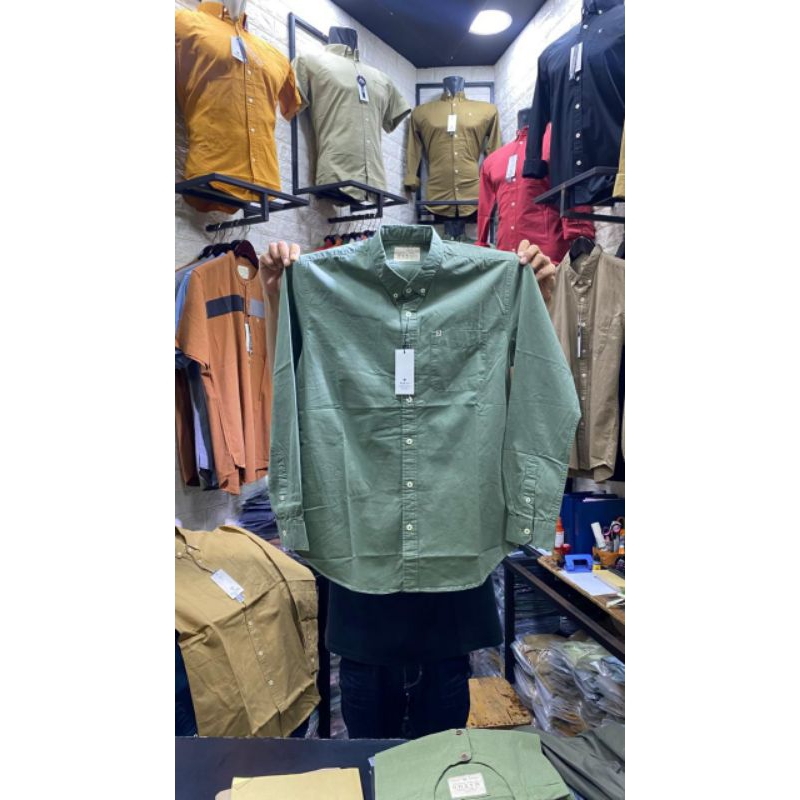 Kemeja cowok polos lengan panjang brand MAXMO / kemeja cowok slimfit / kemeja panjang cowok polos