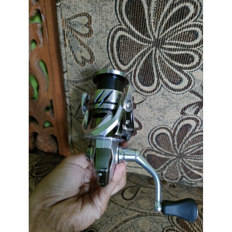 SHIMANO STRADIC FM 2500 SECOND BATANGAN