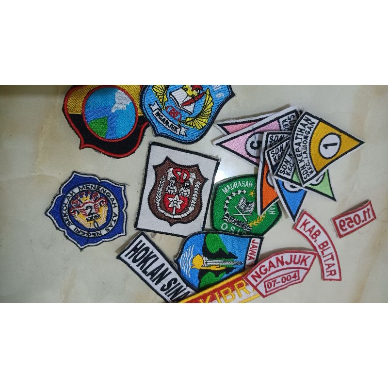 Bordir bet logo osis, bet kelas,bet nama dada ,logo sekolah ,bet lokasi