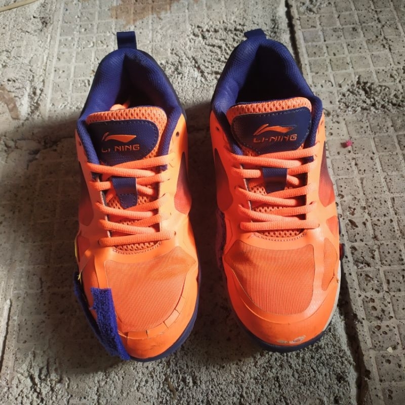 Lining Saga Lite 4 sepatu badminton