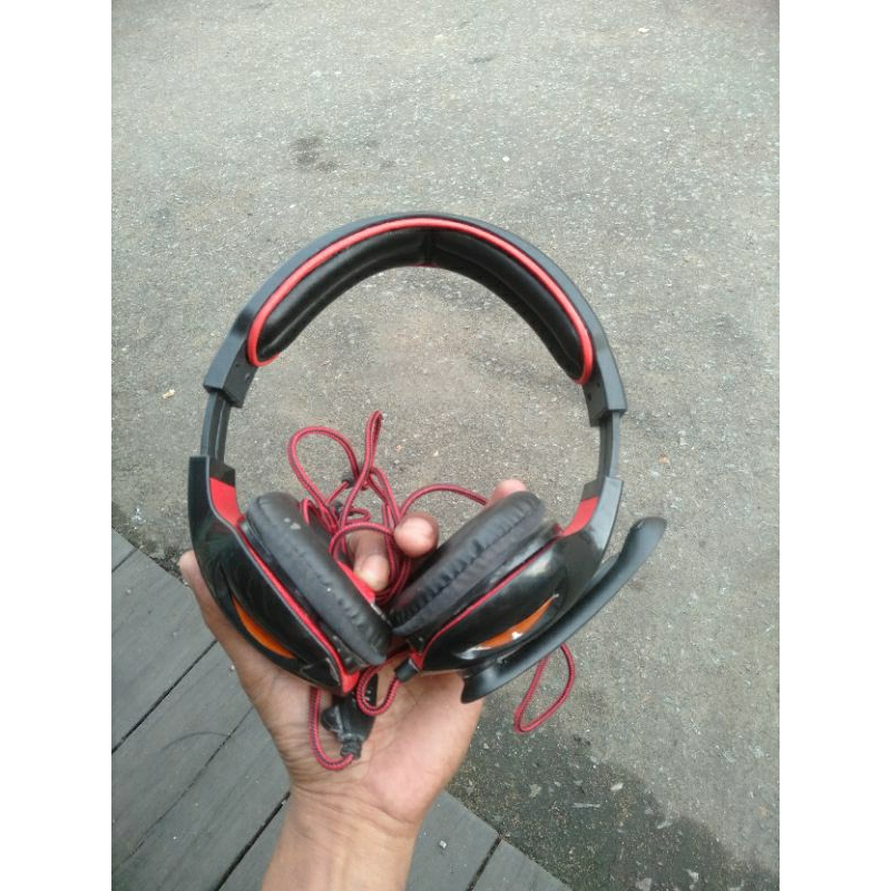Headset Gaming komputer