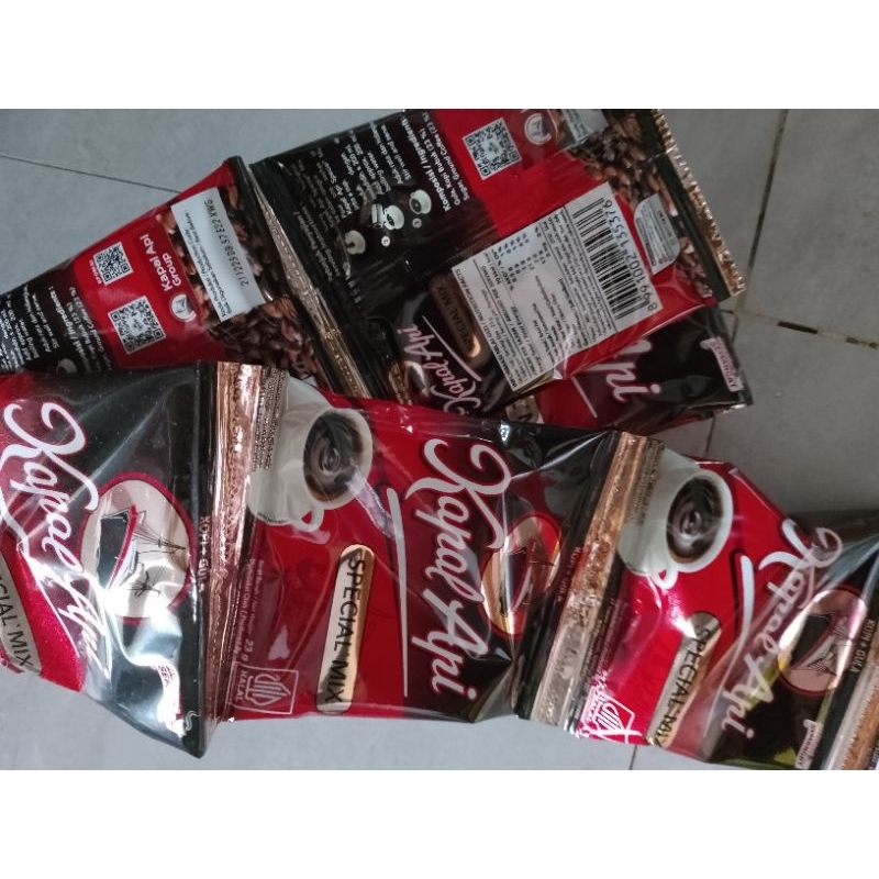 

kopi kapal api sepcial mix 1carton isi 12 renceng