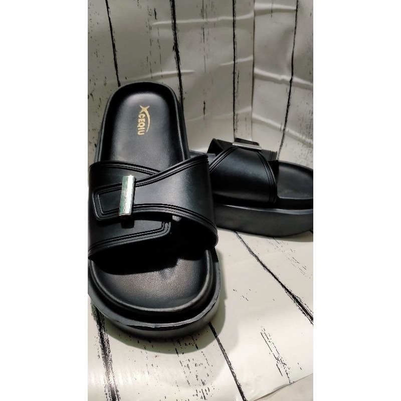 sandal_slop_cewek_kekinian