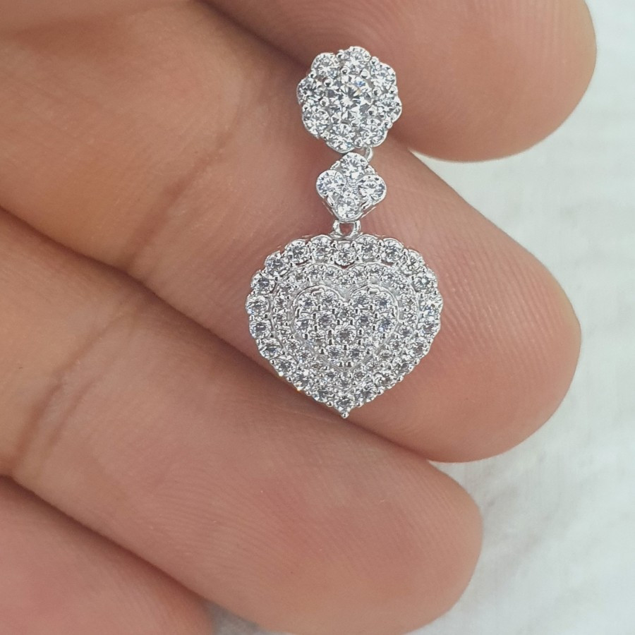 liontin tusuk model love ad mata variasi 1 emas 75% 750 75 % 17k