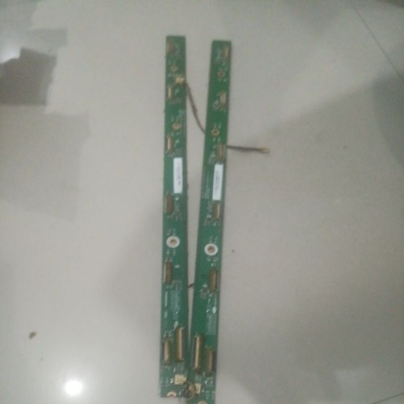 tikon bawah /tikon lojik bagian bawah tv Changhong plasma PT42890(3D)