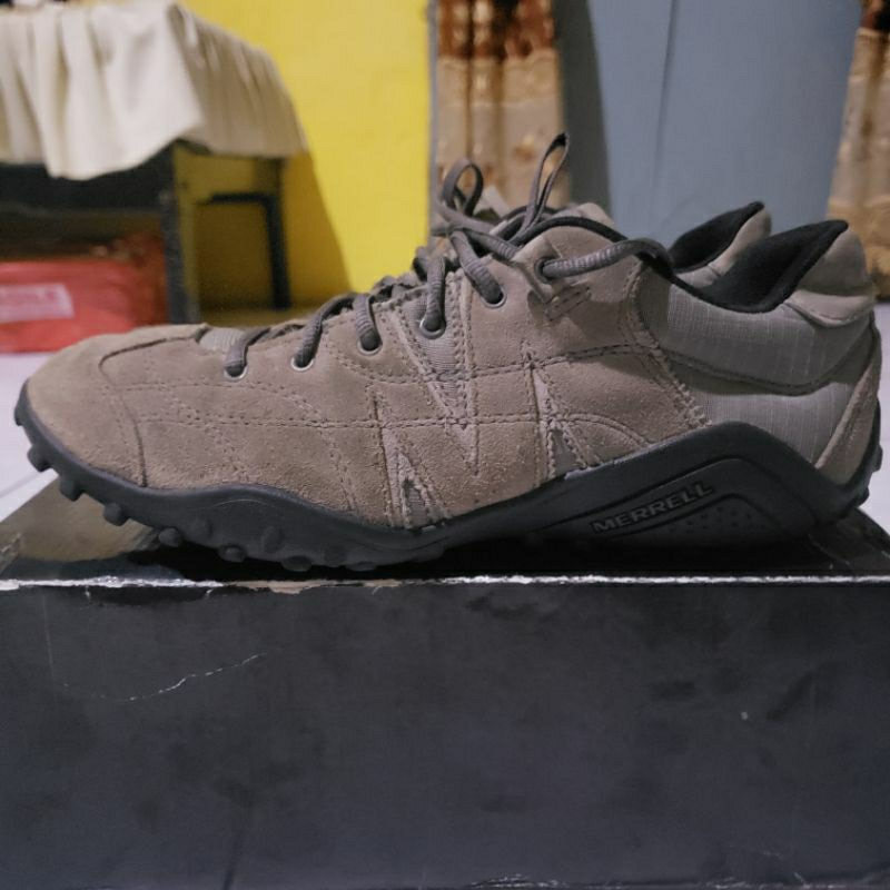 Merrell Sepatu Hiking Abu-abu