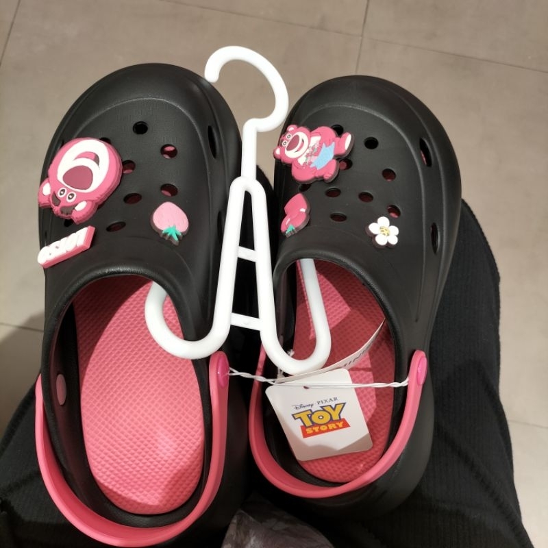 Preloved slip on / sandal miniso