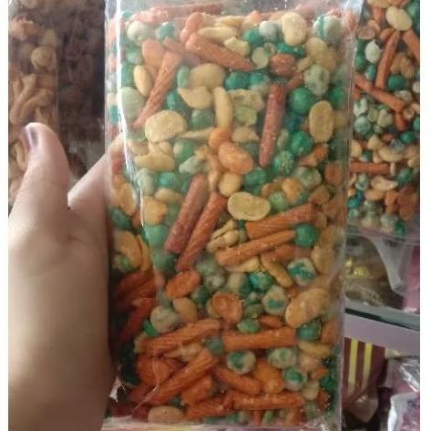 

Kacang Koro Campur 200gr Cemilan Kiloan Enak Gurih Renyah Per Pack