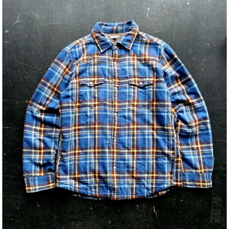 kemeja flanel sherpa uniqlo