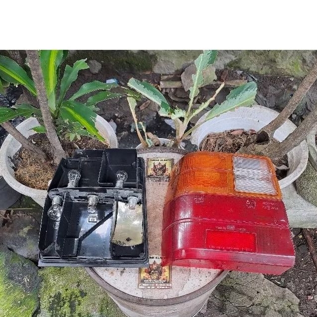 stoplamp fiat uno ORIGINAL lampu belakang fiat uno lampu fiat uno