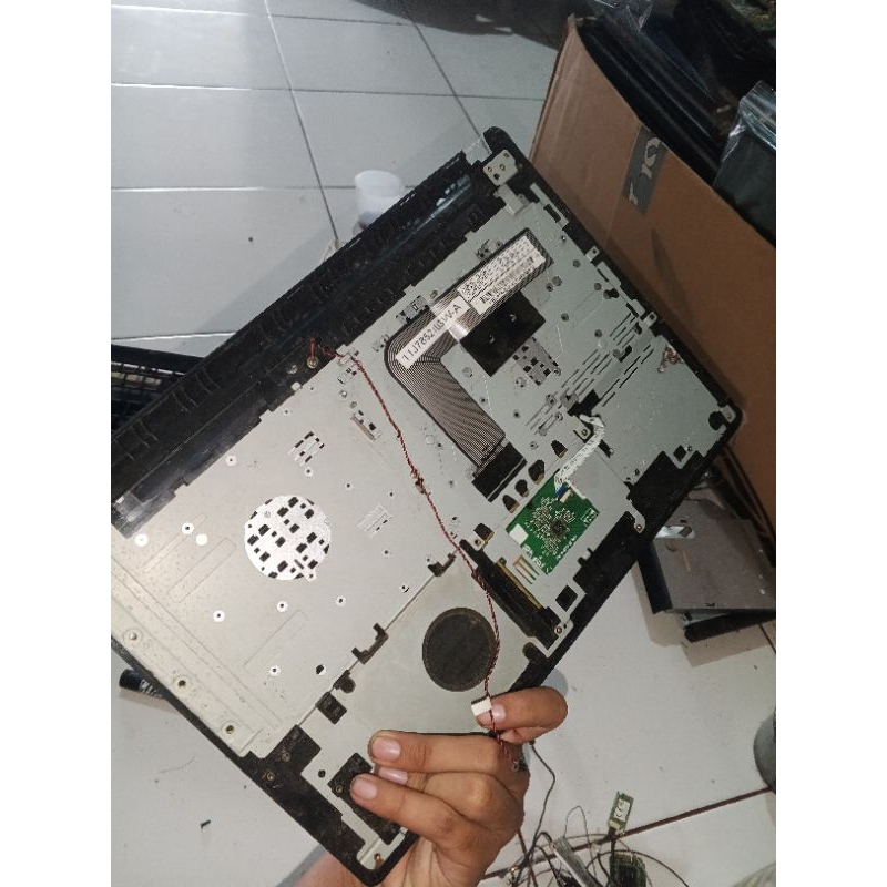 frame keyboard palmres touchpad laptop acer z1401 ori