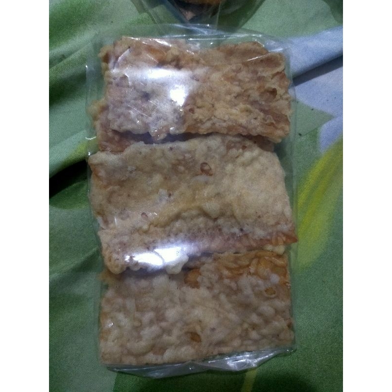 

KRIPIK TEMPE KHAS PEKALONGAN berat 51gr
