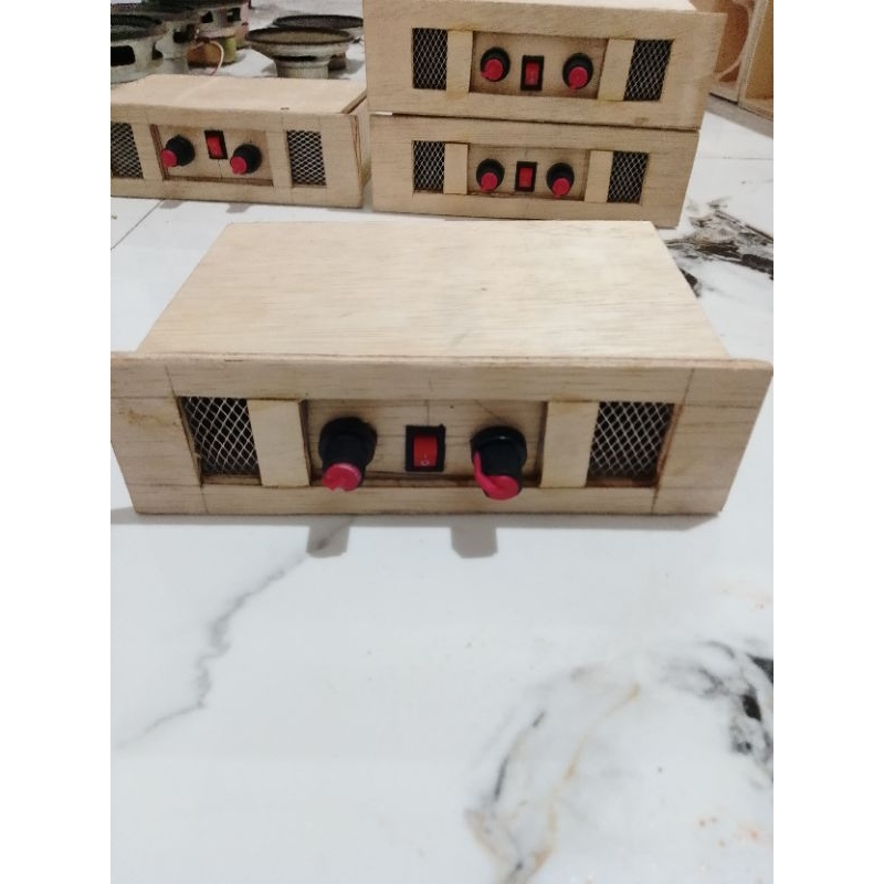 Box Ampli Miniatur (Ukuran Dideskripsi)