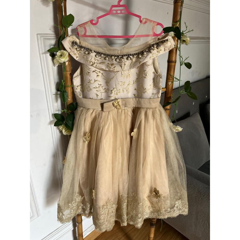 Gaun Anak mewah warna Gold