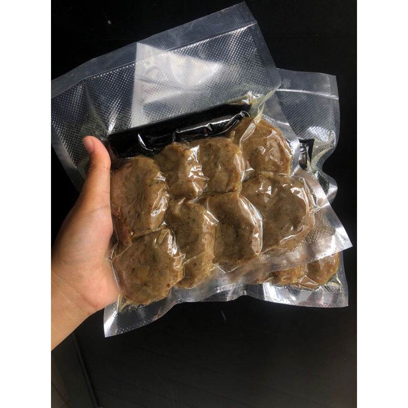 

Pempek Kulit 8 Pcs pempek kulit ikan tengiri asli (cuko tidak pedas)