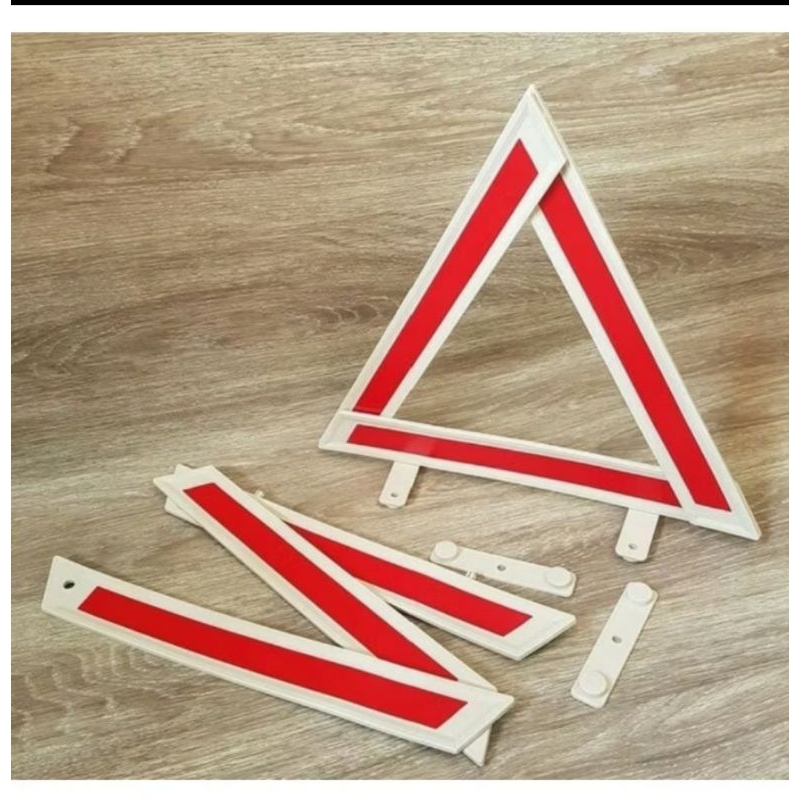 Segitiga pengaman mobil rangkai