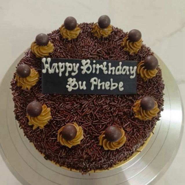 

MOCHA CAKE round 20 cm cocok untuk Birthday Cake