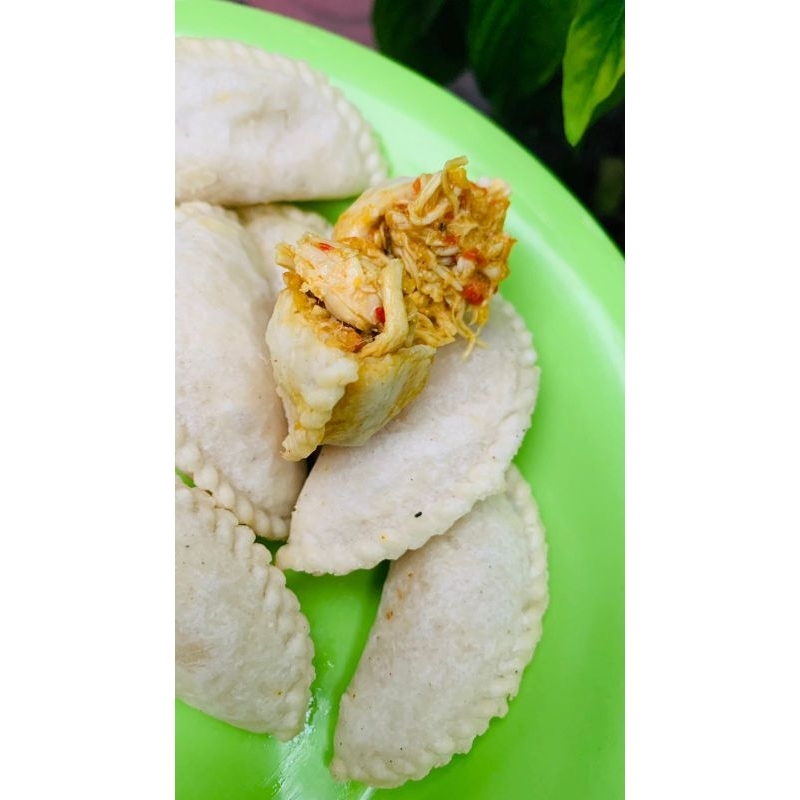 

Cireng isi ayam suwir pedas ISI 10