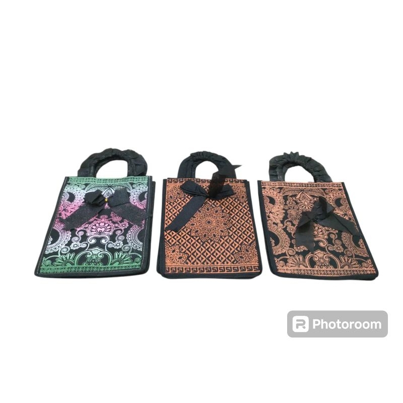 

tas untuk souvenir dan snack uk. 17x20x12 (isi 3pcs)