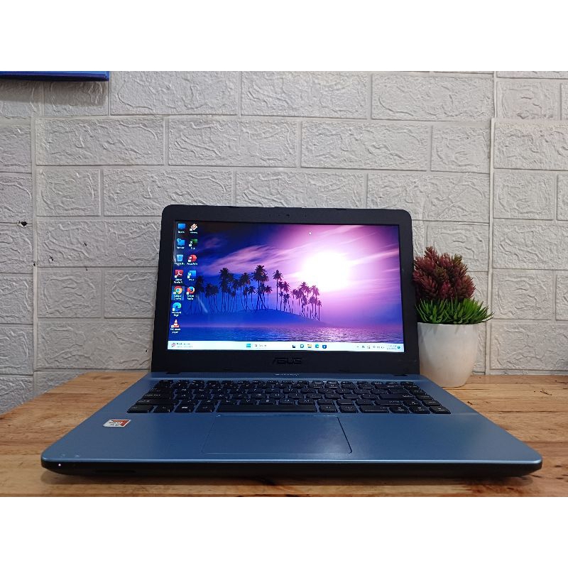 Laptop Asus Slim Terbaru.Laptop Asus X441B,AMD A9,Ram 4,Ssd 256Gb.Mulus Siap Pakai No Minus