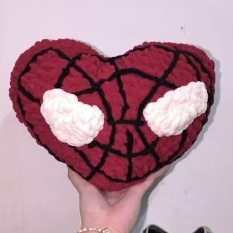 Bantal/boneka Love spiderman Rajut halus KADO VALENTINE , KADO PACAR