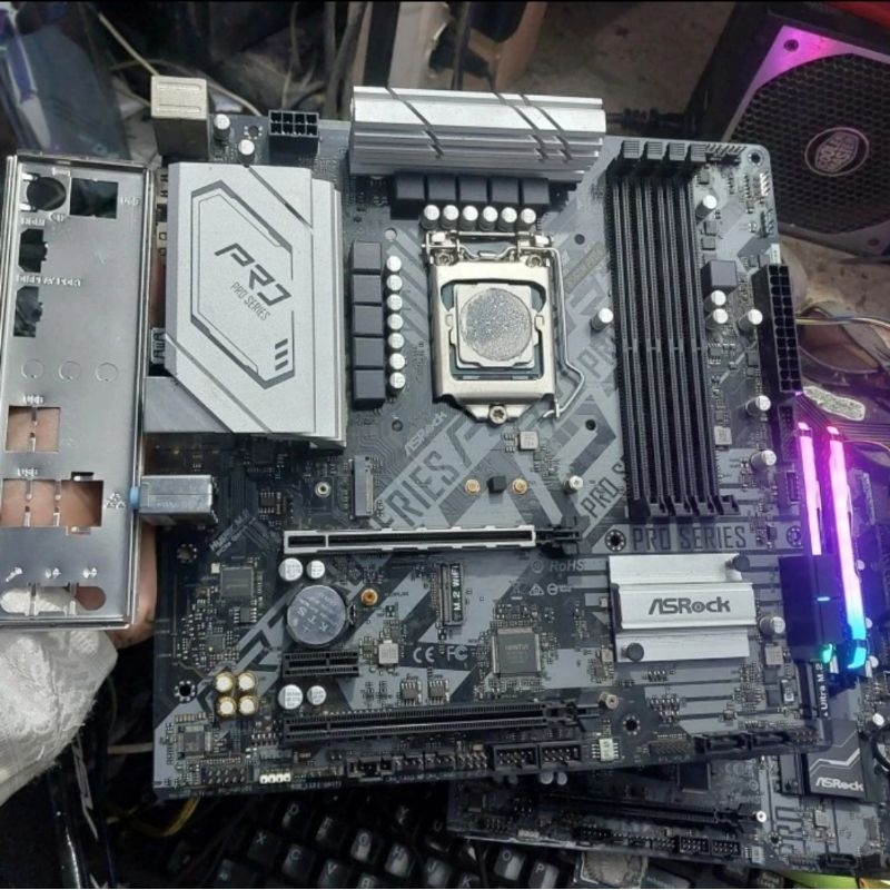 Asrock B560M Pro4 Gen 11 dan 10 Comet Lake LGA 1200 Motherboard