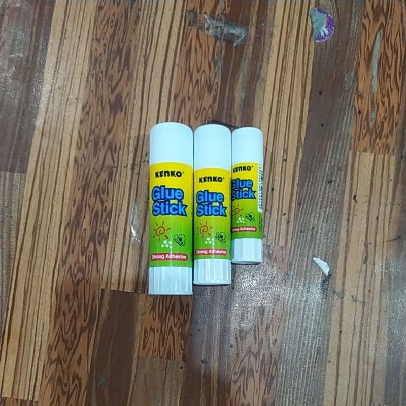 

Glue stick , Lem stick Kenko