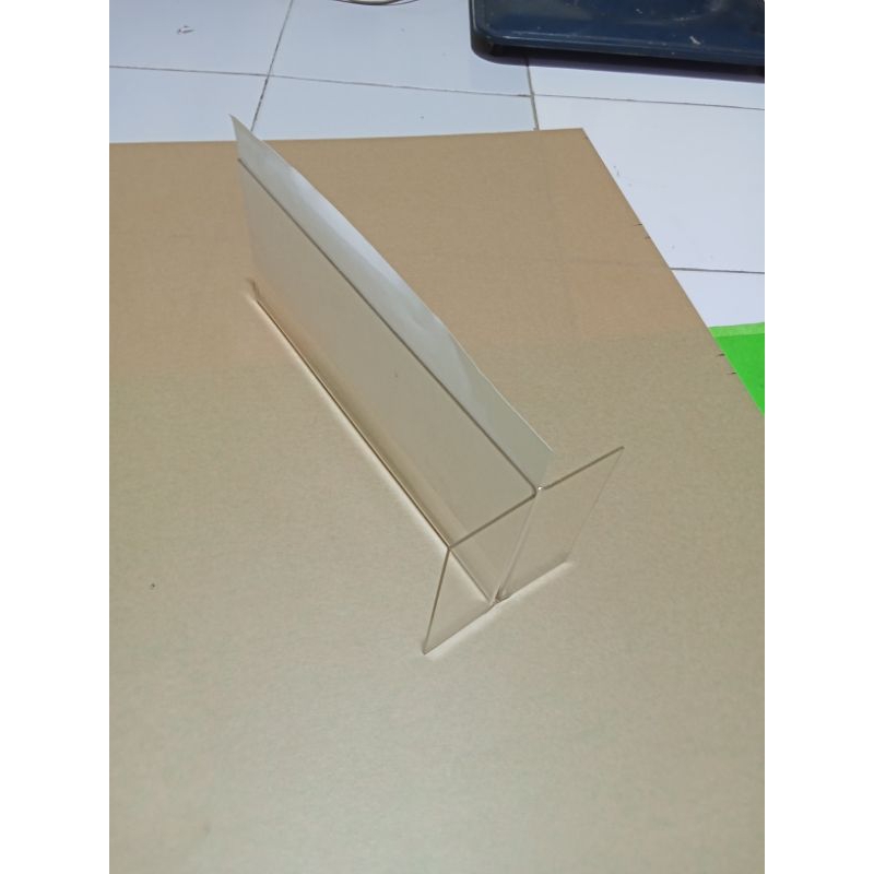 

akrilik papan nama ruang uk 12 x 30 cm tebal 2 mm