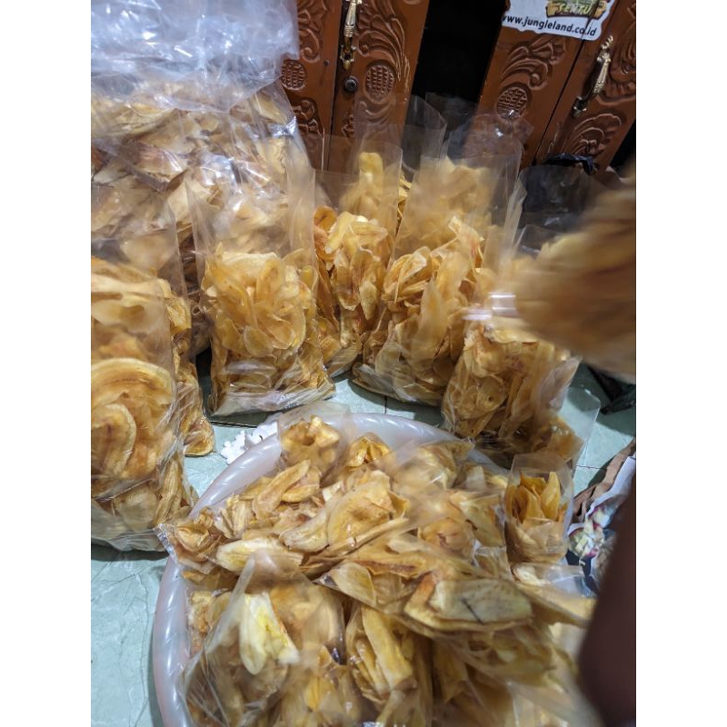 

KRIPIK PISANG KEPOK GURIH ASIN HOME MADE