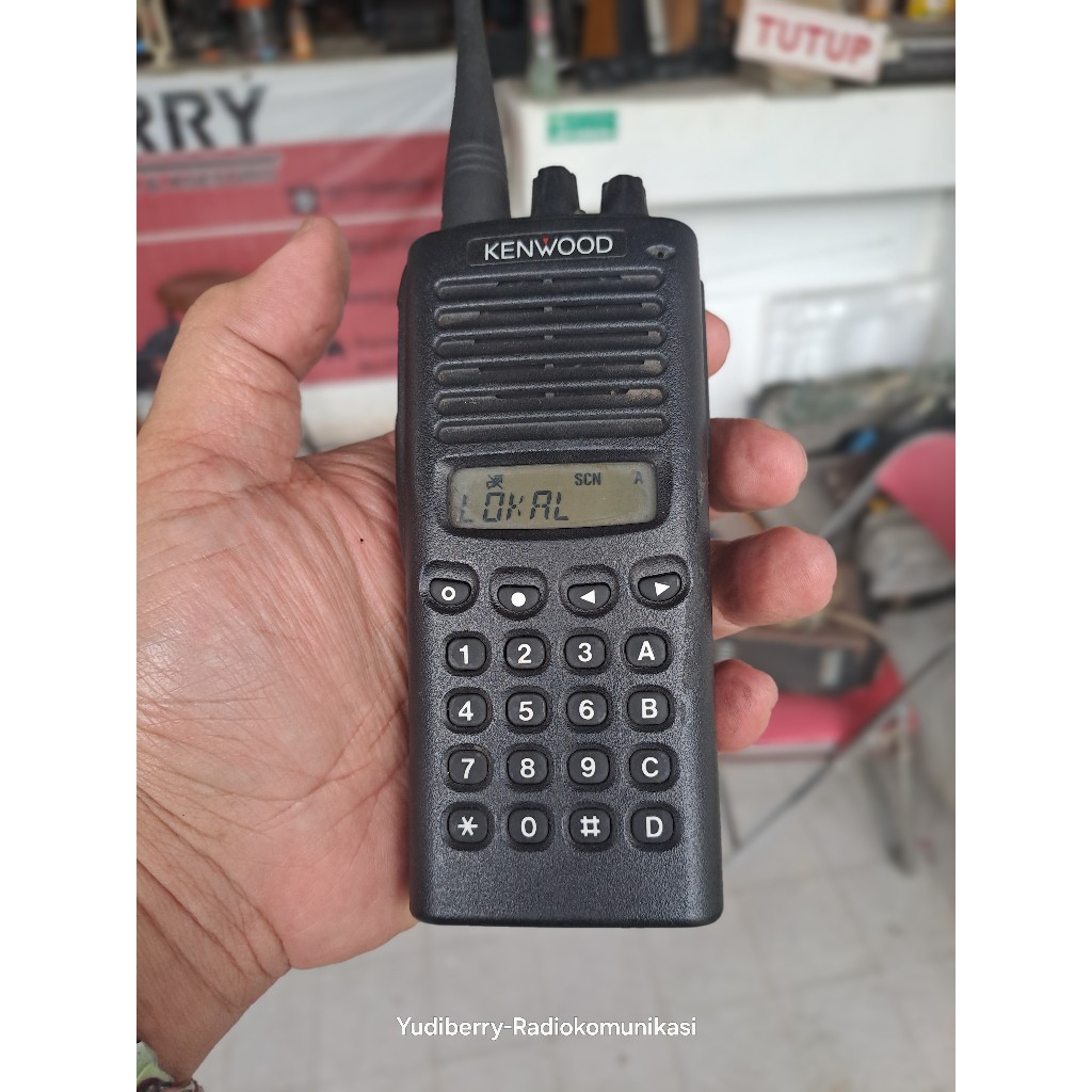 HT KENWOOD TK370G NORMAL MANTAP UHF KENWOOD TK 370 G SANGAT MULUS BUAT KOLEKTOR