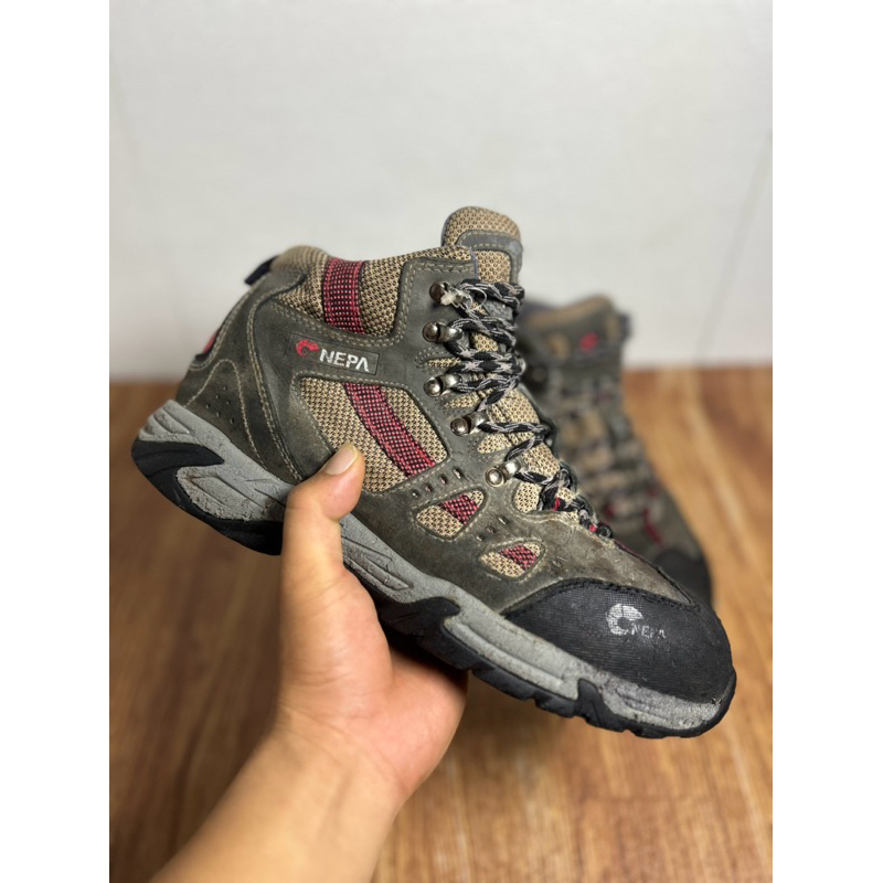 Sepatu gunung second original nepa