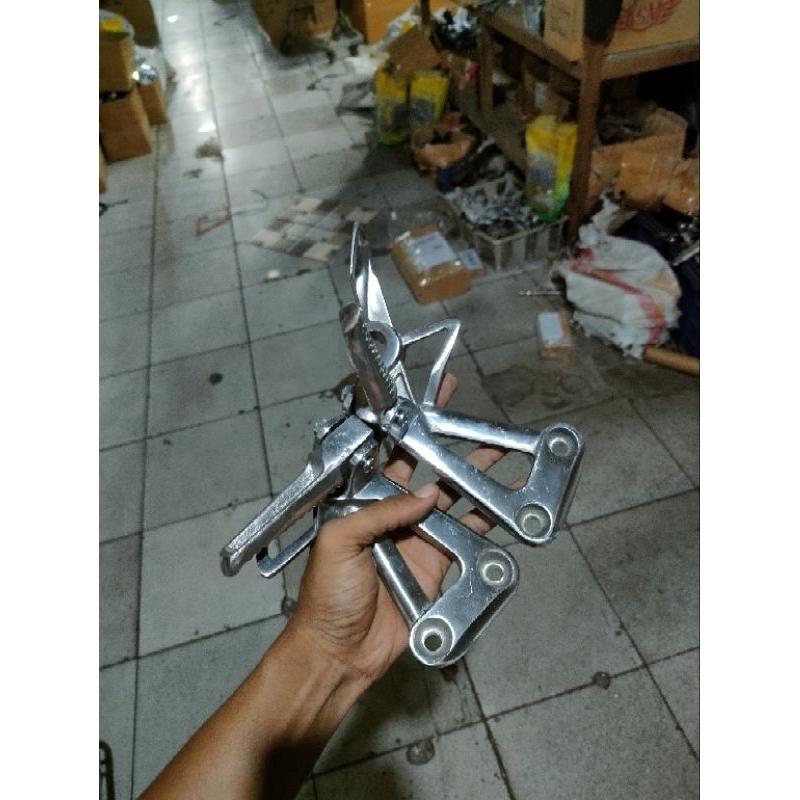 Power Step belakang Scorpio / pijakan Kaki Scorpio pnp Honda Cb gl mp Tiger