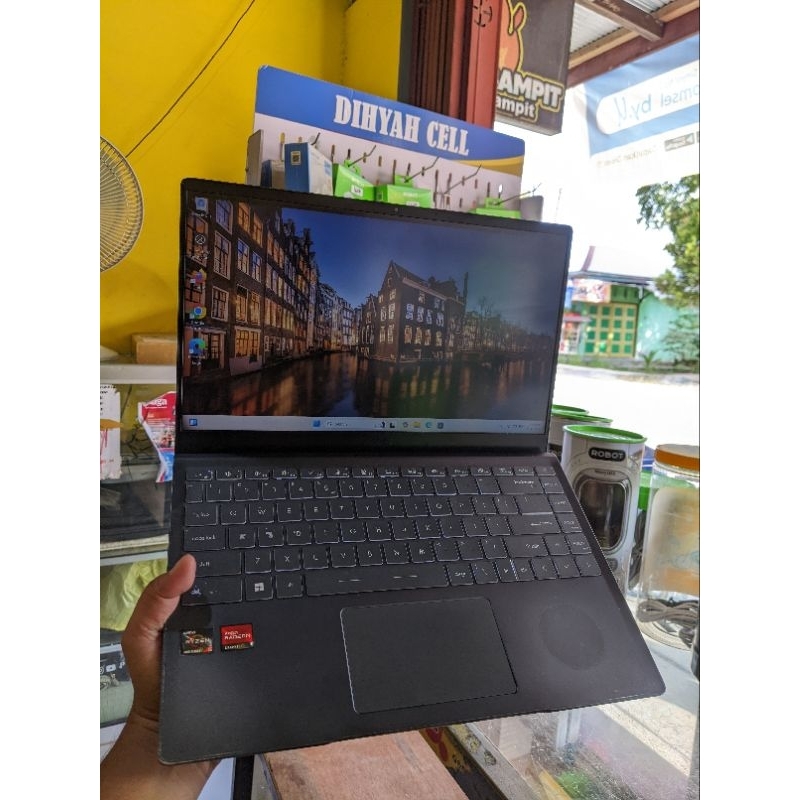 MSI MODERN 14 RYZEN 5 8GB 512GB