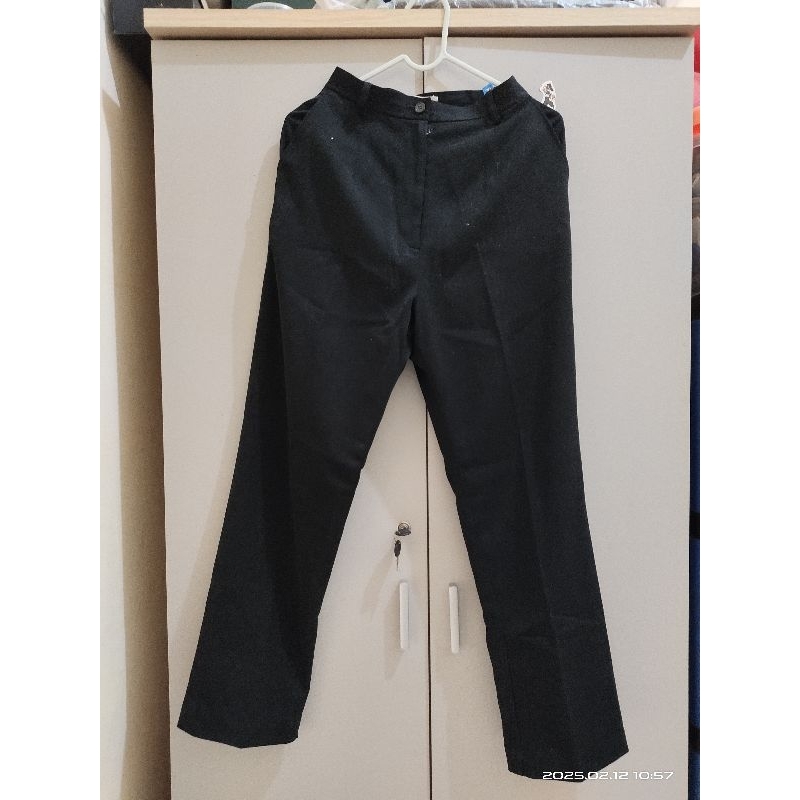 PRELOVED CELANA HITAM BRANDED / PRELOVED CELANA