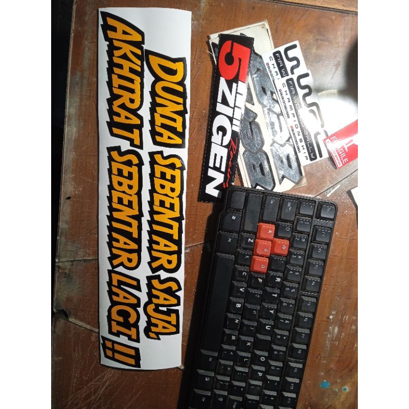 

stiker dunia sementara