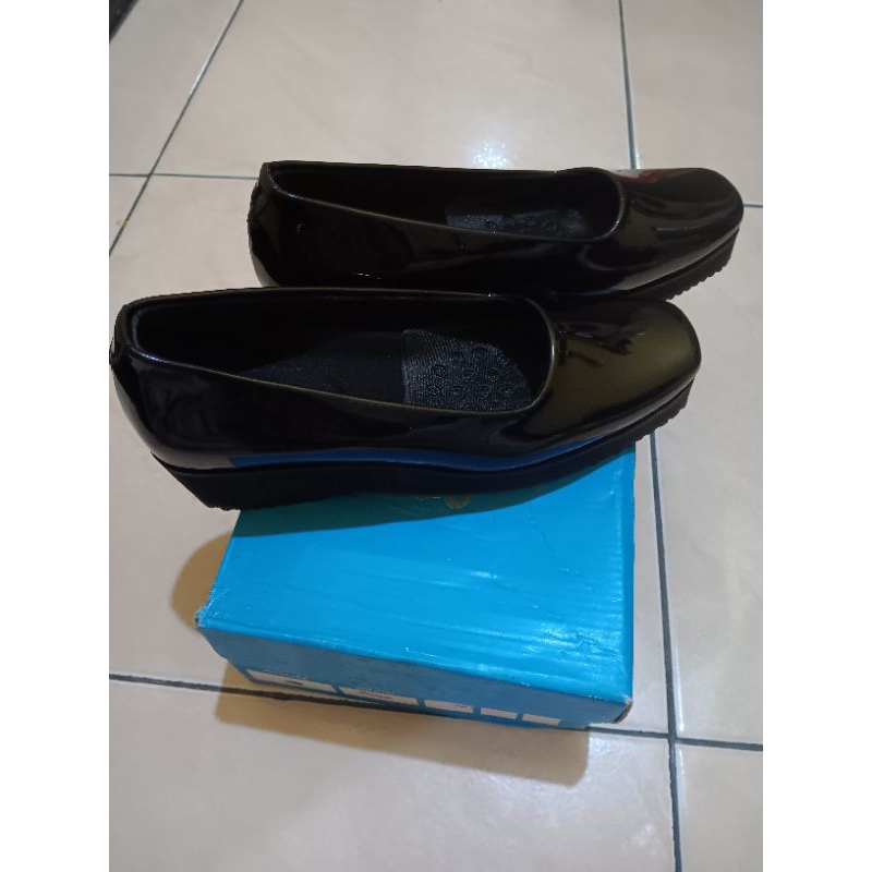 Erasmas Preloved Sepatu Wanita Size 36
