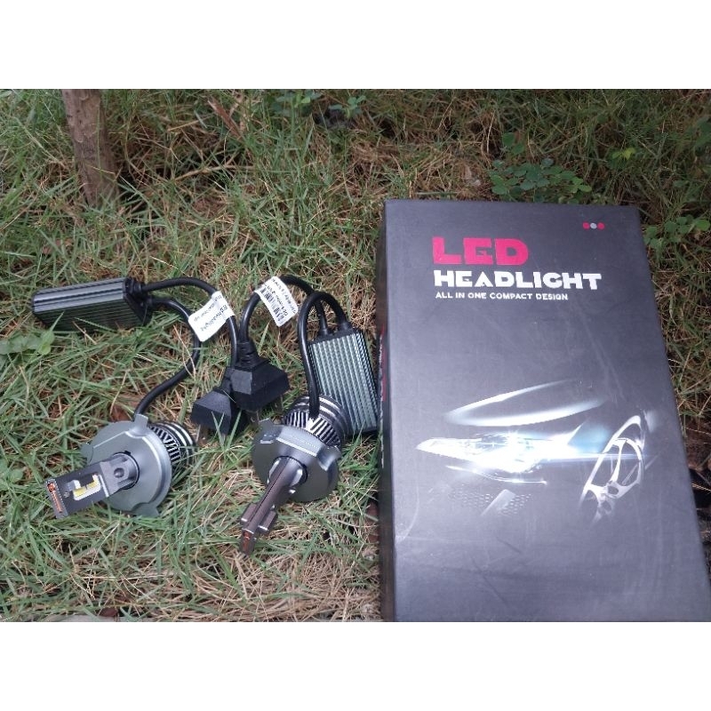 lampu mobil  h4 mobil dan motor H4  sinar higlow beam putih putih 55W