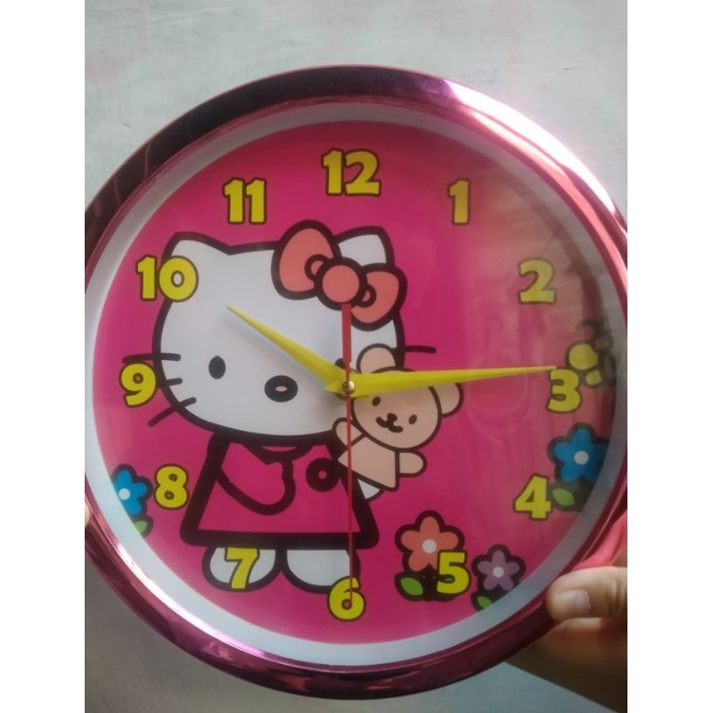 Jam Dinding karakter Hello Kitty