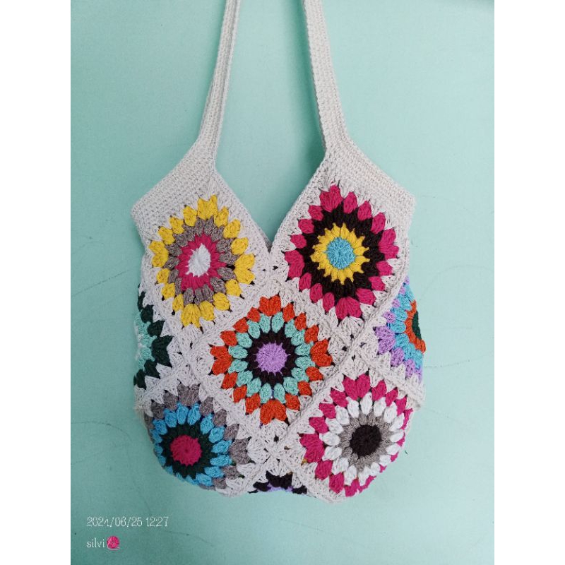 tas rajut granny square