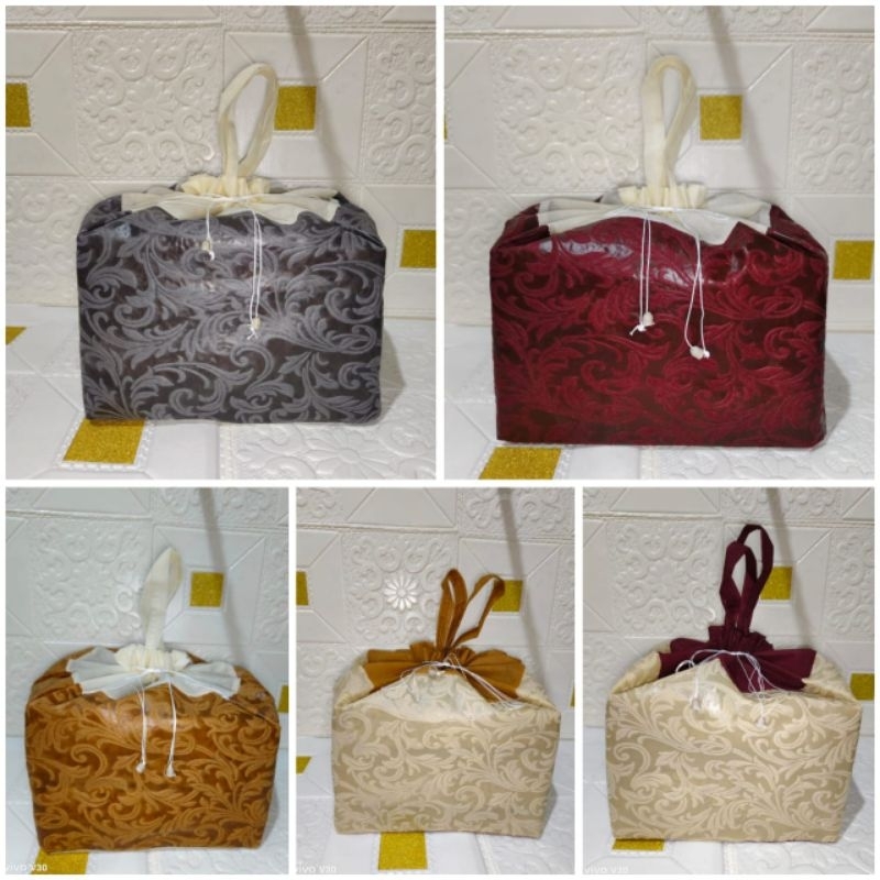 

TAS HAJATAN SPUNBOND SERUT EMBOS Ukuran 22 x 22.TAS KOTAK NASI/TAS KUE/TAS ULTAH/TAS PARSEL/TAS SOUVENIR/TAS ACARA PESTA/GOODIE BAG
