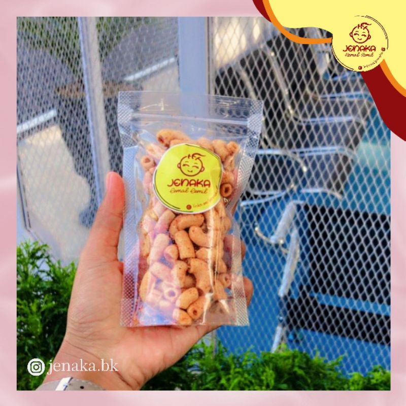 

Cemilan Receh Makaroni Pedas Daun Jeruk