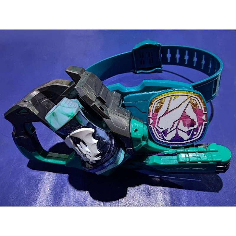 DX Twoside Driver + Bat Vistamp (Loose) | Kamen Rider Revice 2021