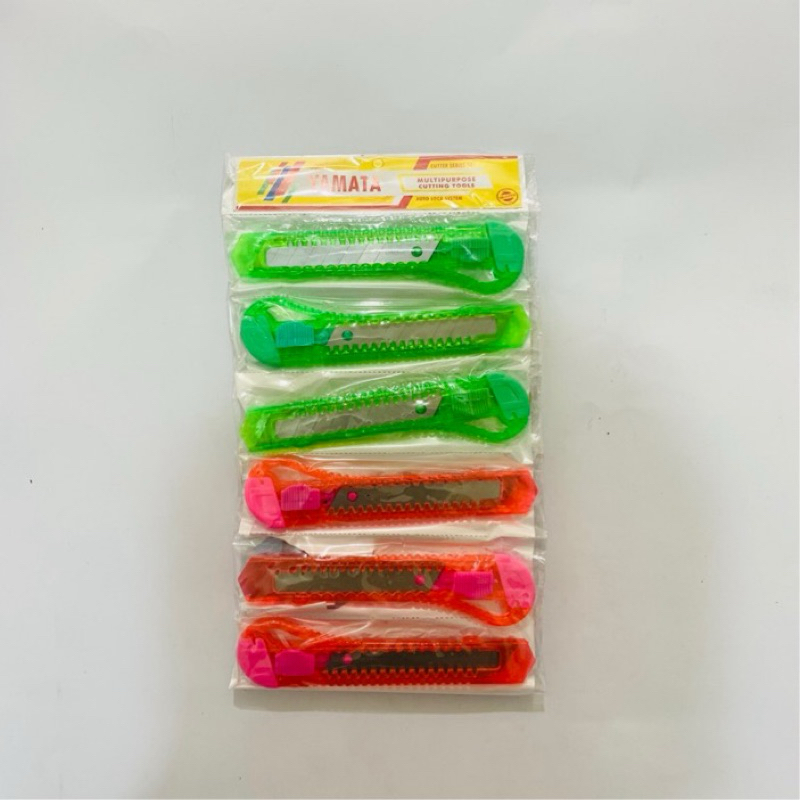 

Pisau Cutter Besar Yamata Bening Warna (12 Pcs)