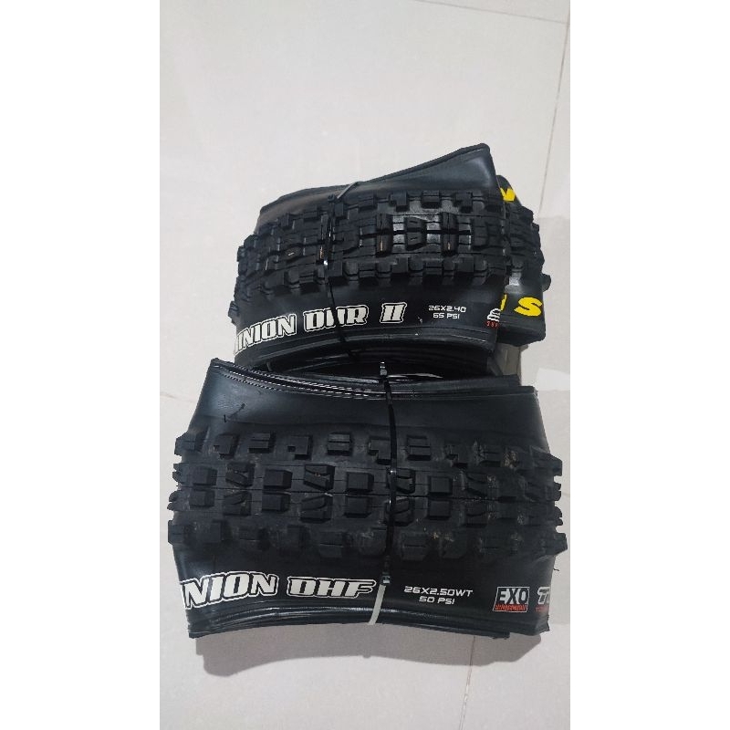 Ban luar sepeda MTB 26' Maxxis Minion DHR2: 2.40 & DHF: 2.50 ,kondisi mulus seperti baru