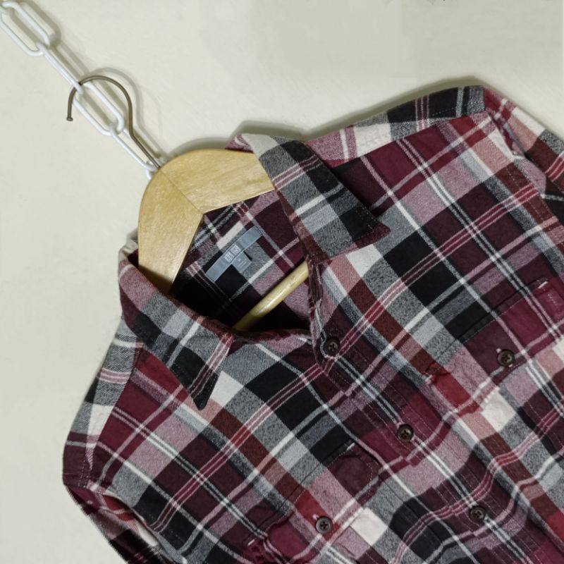 [Flannel Uniqlo] Kemeja Flanel Double Pocket Plaid Long Sleeve Shirt Merah Coklat Tua Size M