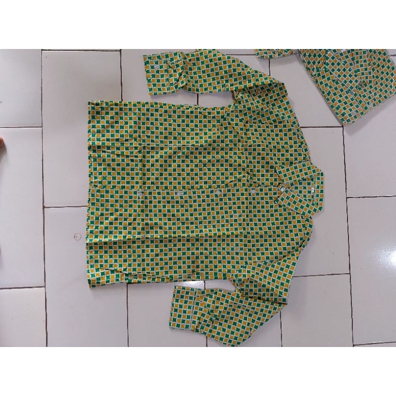 Baju Batik Kotak SD SMP Panjang Hijau Kuning Katun Prima Bisa Custom Motif